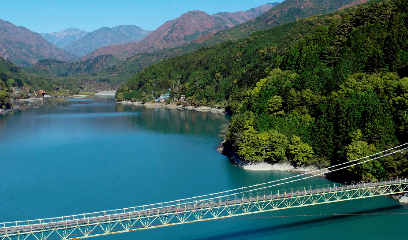 【井川湖（静岡市 ）】南アルプスの豊かな恵みを映し出す、湖面